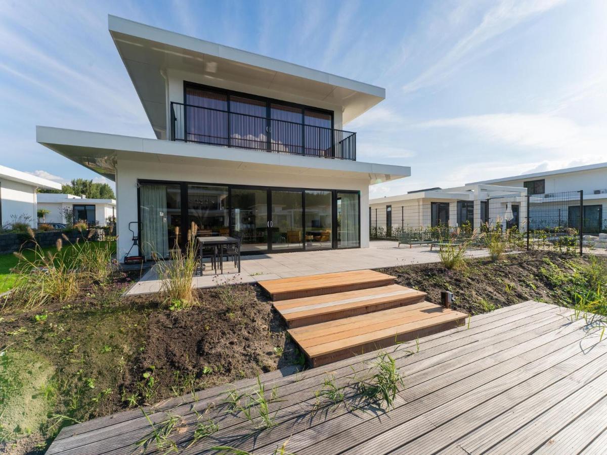 Beautiful Water Villa In Harderhaven With A Jetty Zeewolde Exterior photo