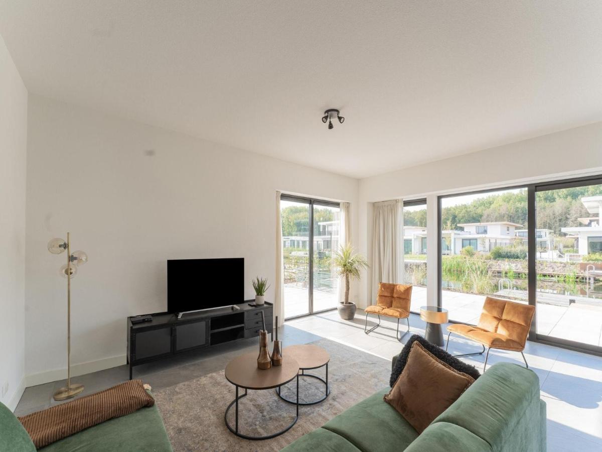 Beautiful Water Villa In Harderhaven With A Jetty Zeewolde Exterior photo