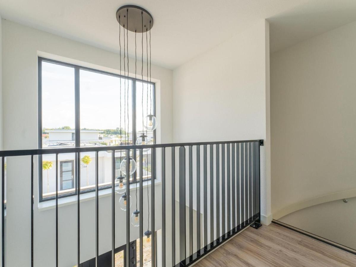 Beautiful Water Villa In Harderhaven With A Jetty Zeewolde Exterior photo